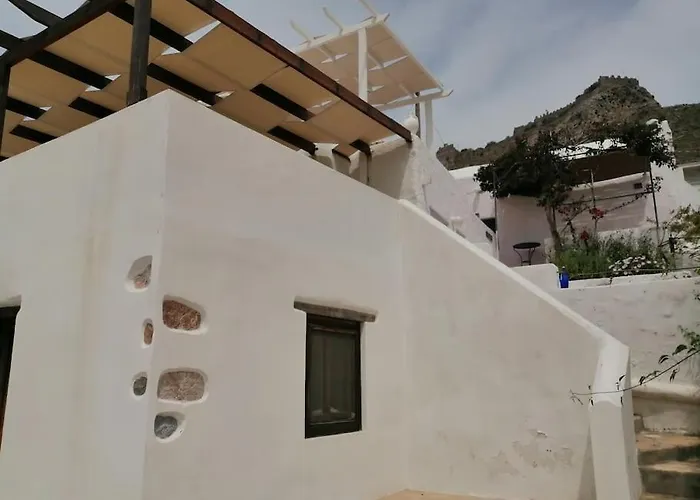 Looby\'S At Christos Leros