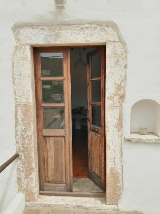Looby's At Christos Leros * Panteli